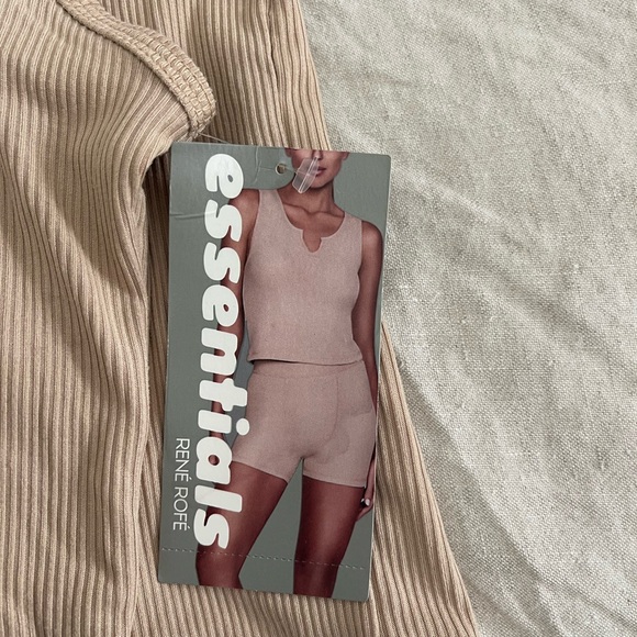 NWT Essentials by Rene Rofe sleepwear set - Picture 5 of 8